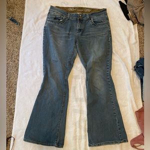 Vintage low waisted flared bottom Y2K jeans